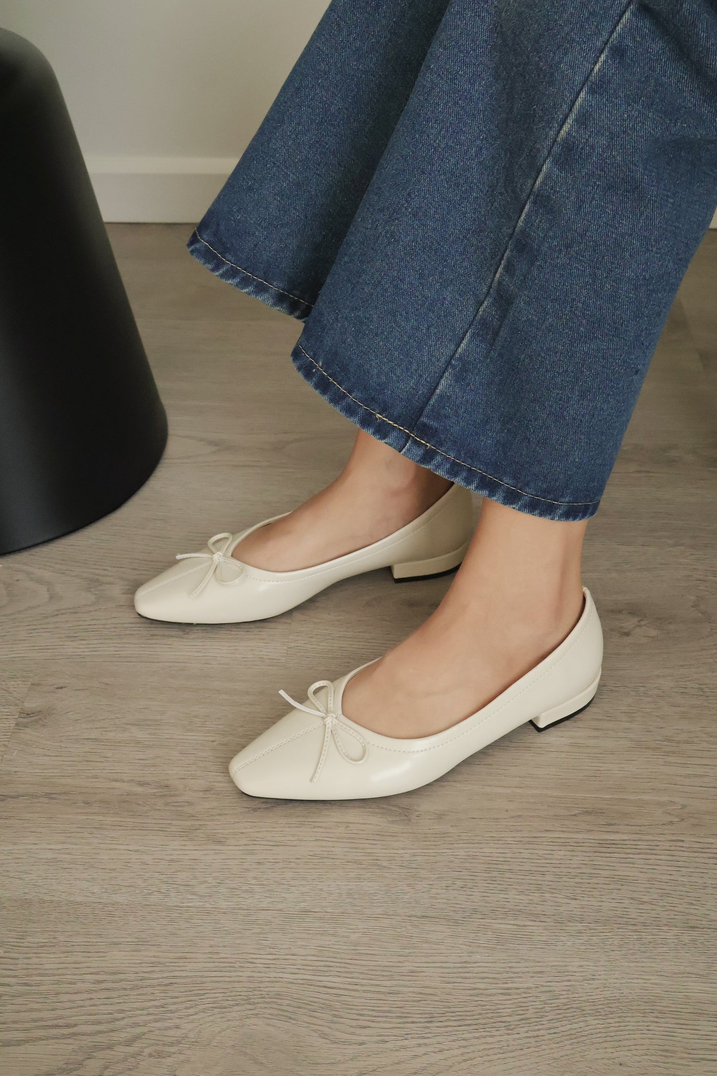 Alisha French Bow Low Flats (Cream White)