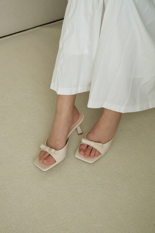 Masha Bow Slip On Heels (Cream White)