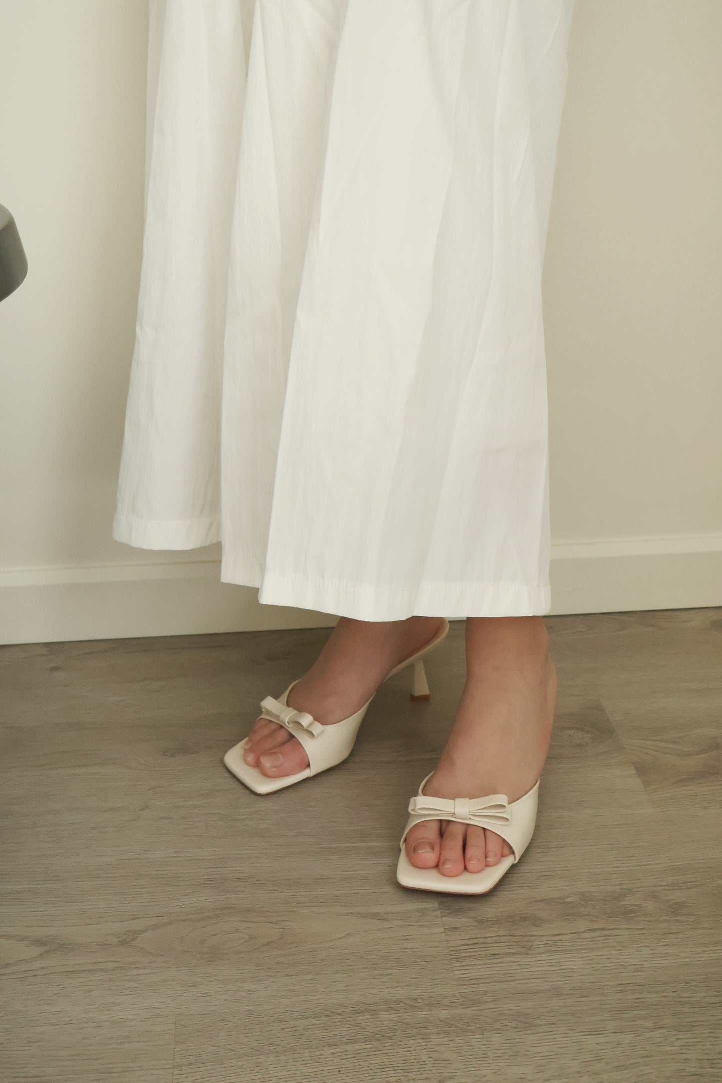Masha Bow Slip On Heels (Cream White)