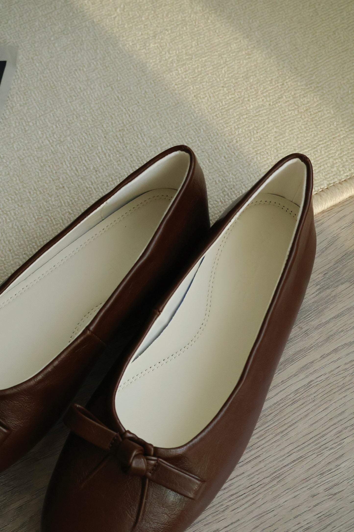 Verrin Pleated Bowknot Flats (Brown)
