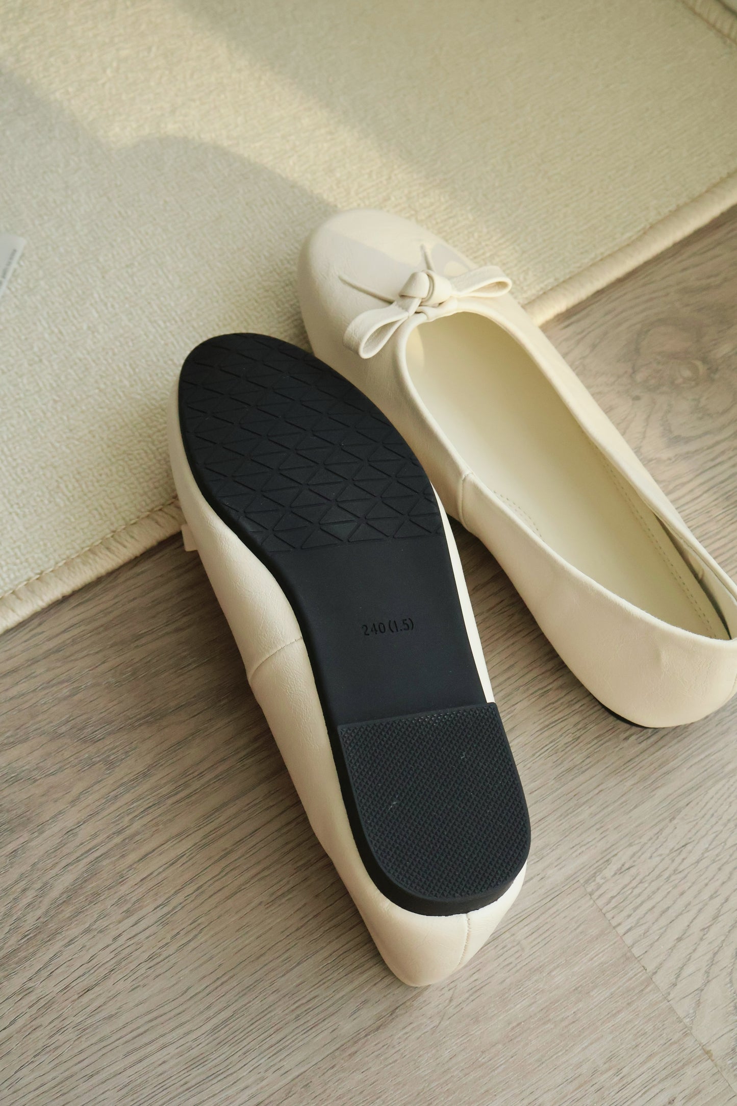Verrin Pleated Bowknot Flats (Apricot)