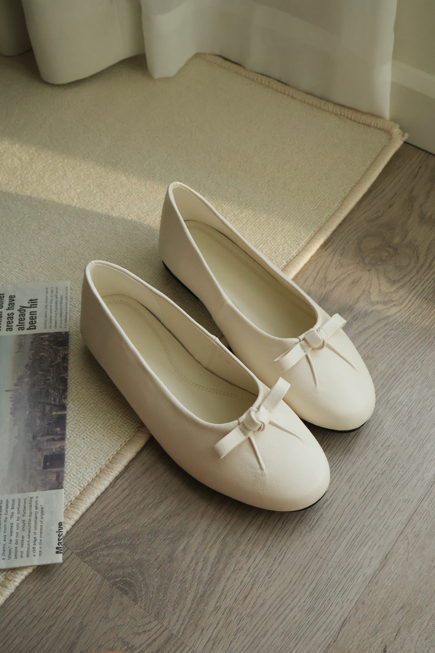 Verrin Pleated Bowknot Flats (Apricot)