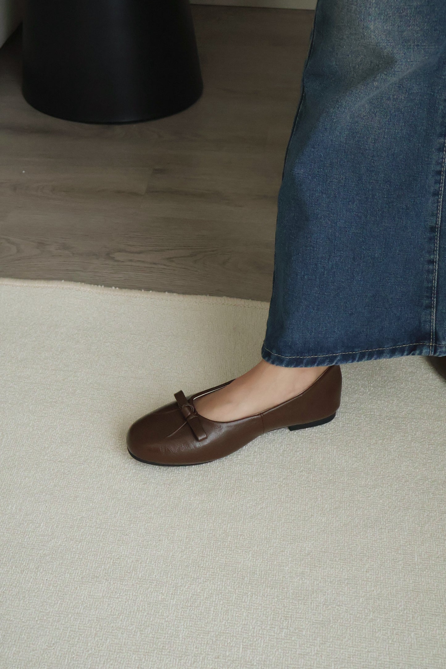 Verrin Pleated Bowknot Flats (Brown)