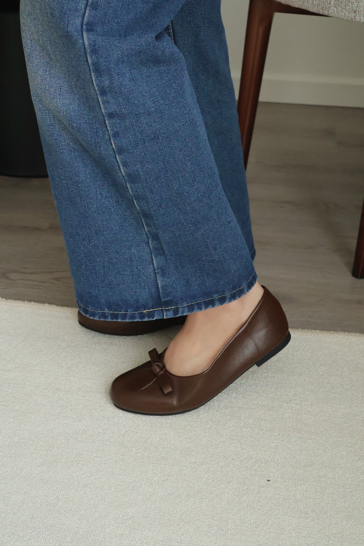 Verrin Pleated Bowknot Flats (Brown)