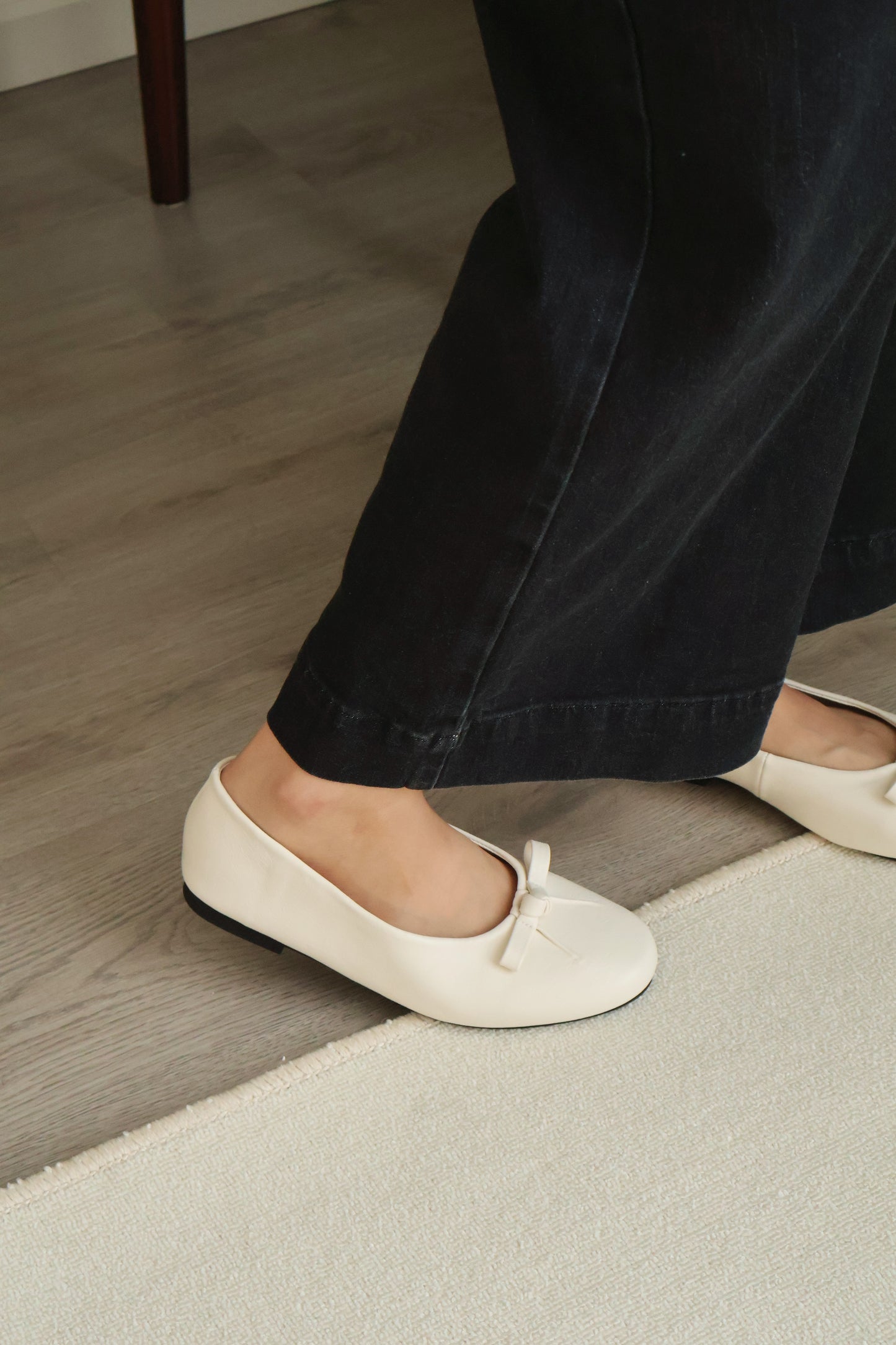 Verrin Pleated Bowknot Flats (Apricot)
