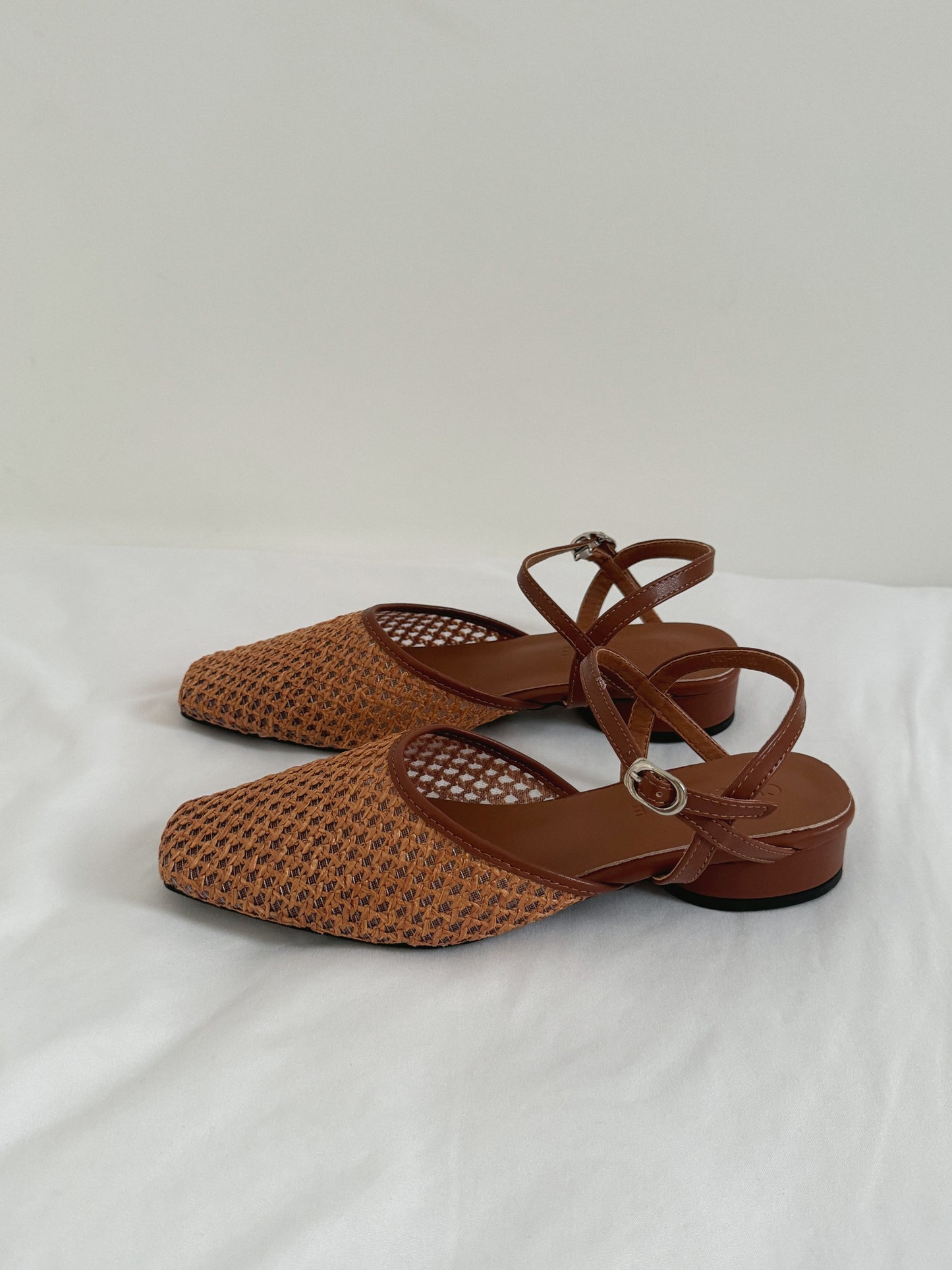 Arizona Woven Closed-Toe Sandals (Brown)