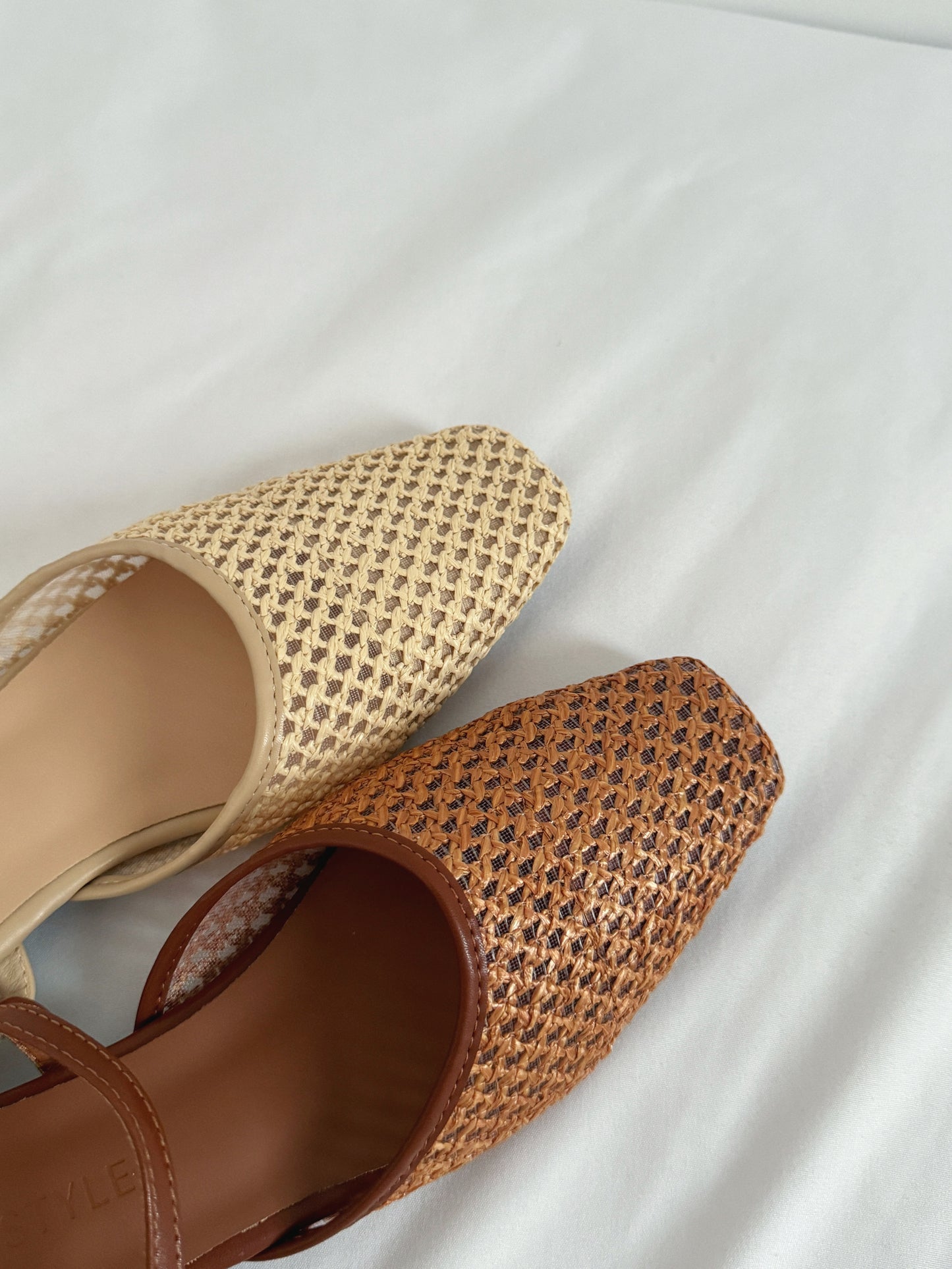 Arizona Woven Closed-Toe Sandals (Brown)