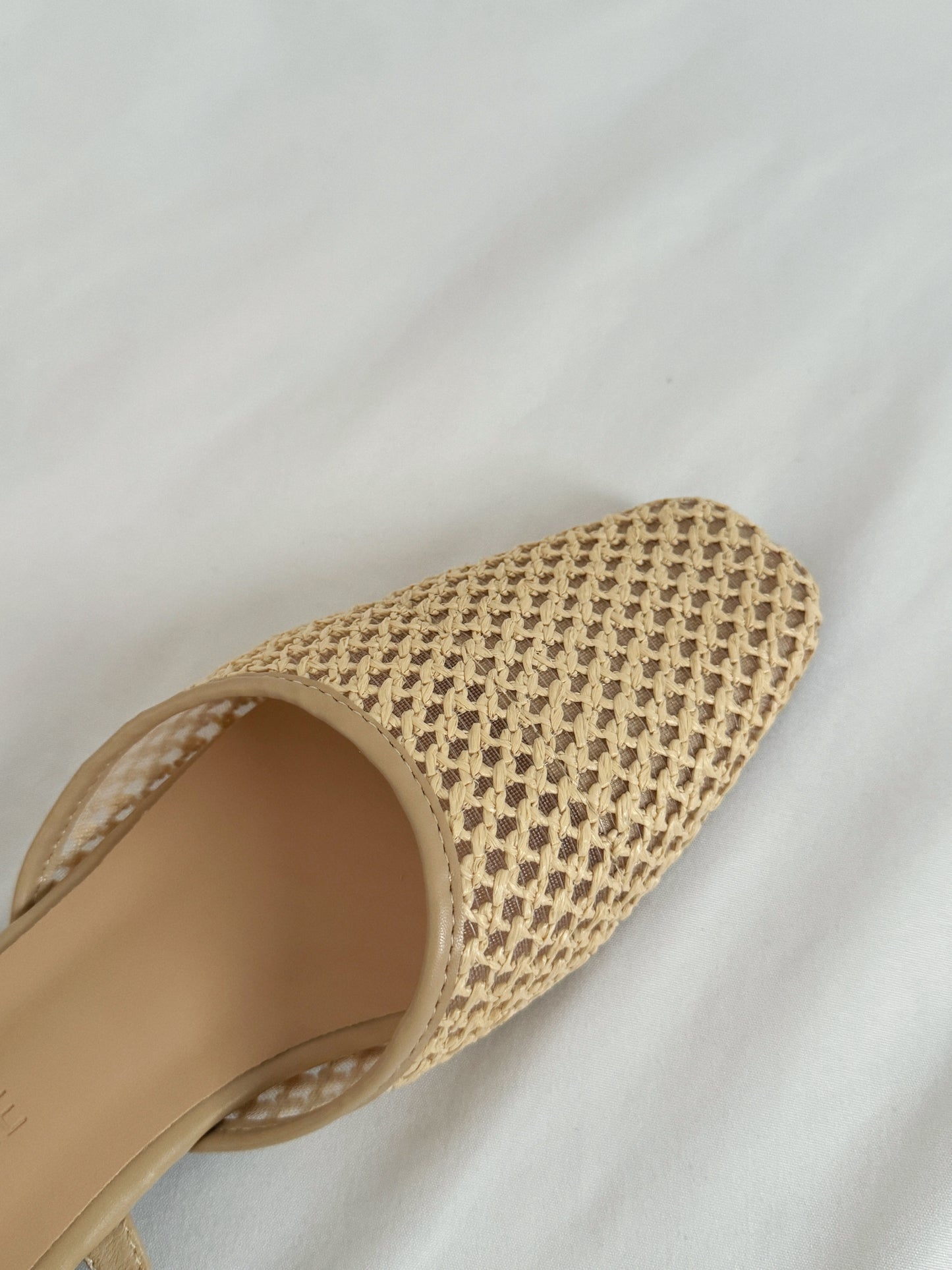 Arizona Woven Closed-Toe Sandals (Cream White)