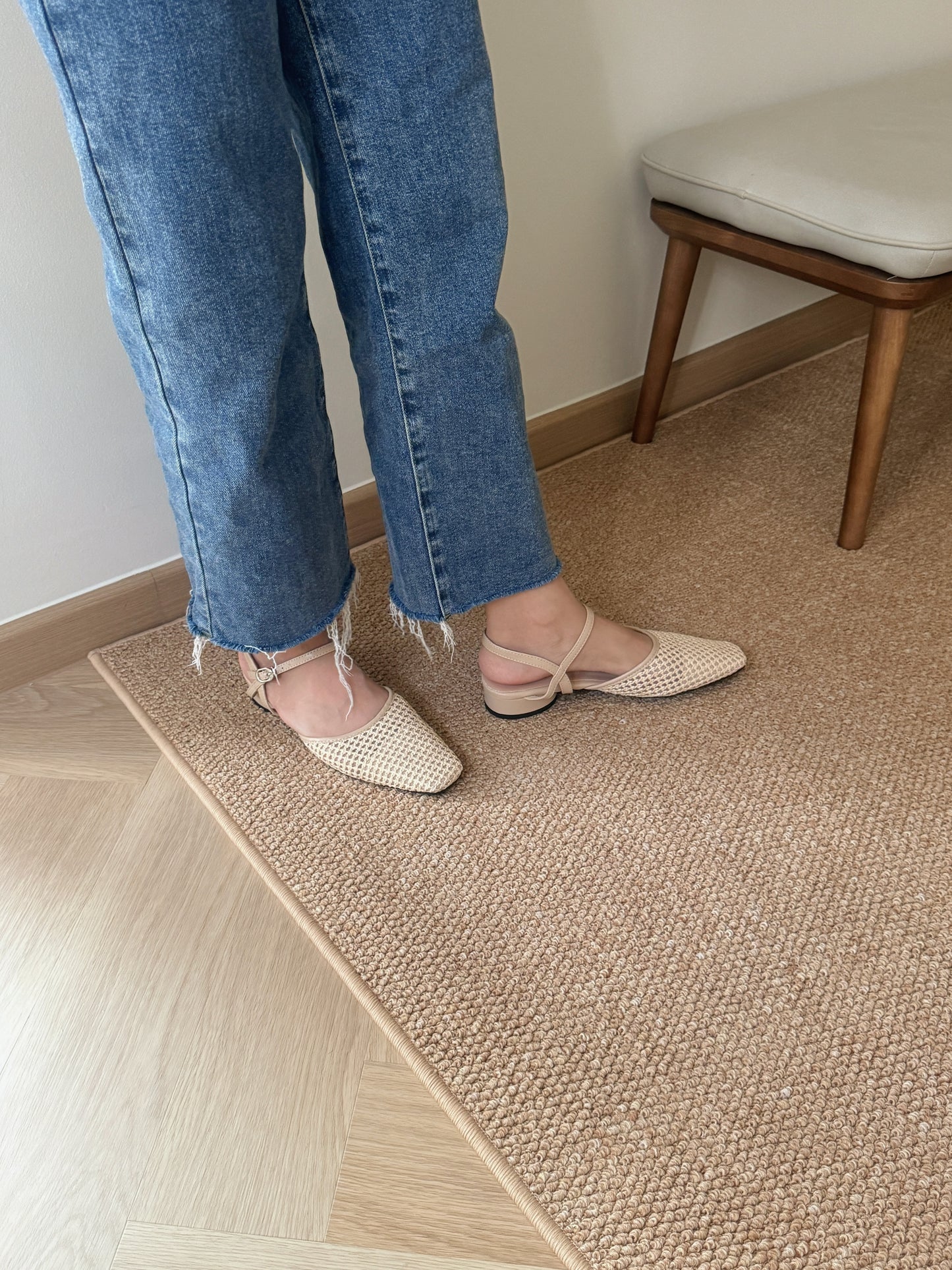 Arizona Woven Closed-Toe Sandals (Cream White)
