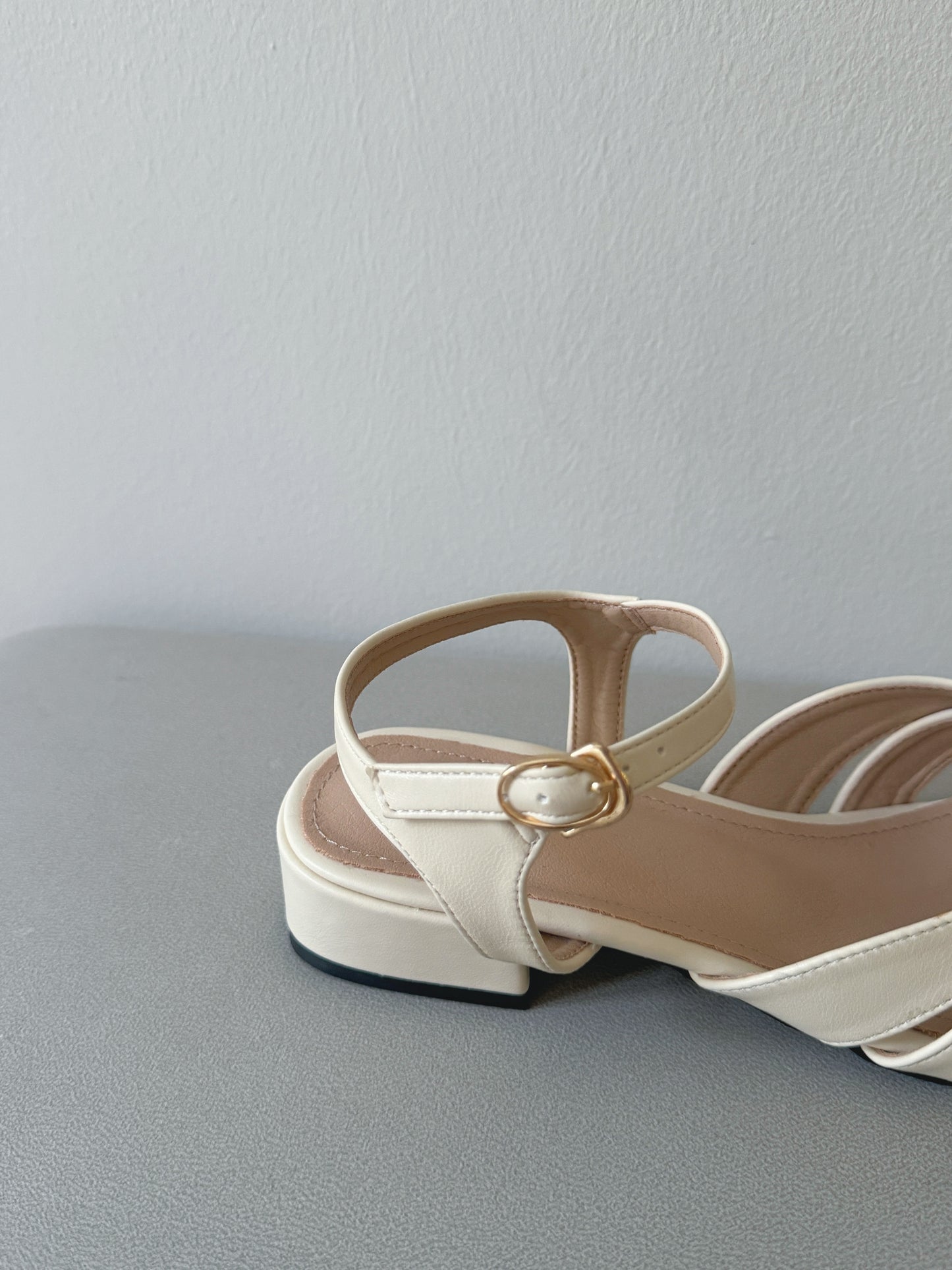 Briella Interlocking Sandals (Cream White)