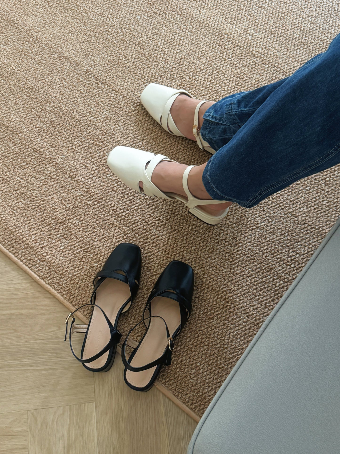 Briella Interlocking Sandals (Cream White)