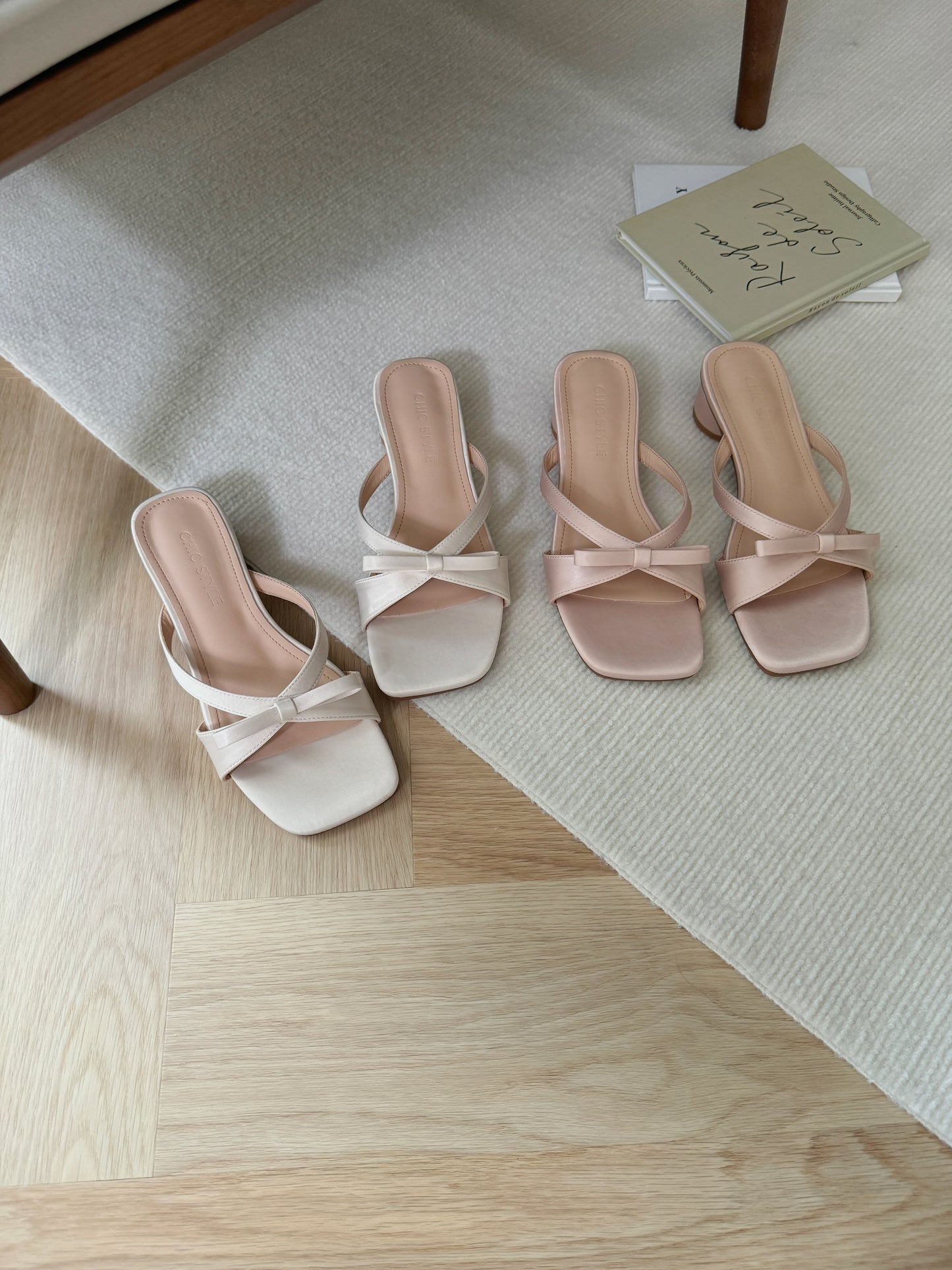 Maxine Cute Bow Sliders (Champagne)