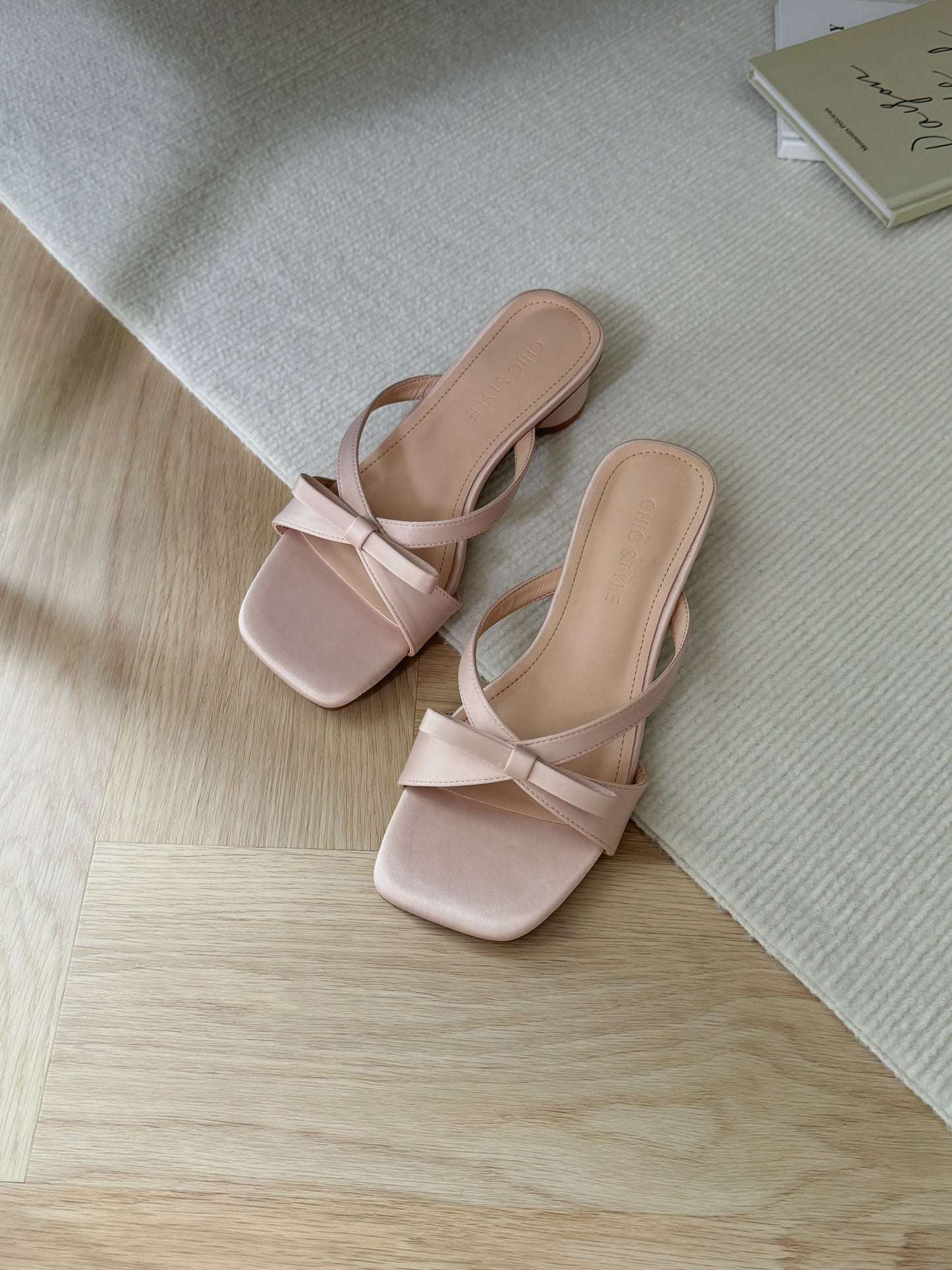 Maxine Cute Bow Sliders (Pink)