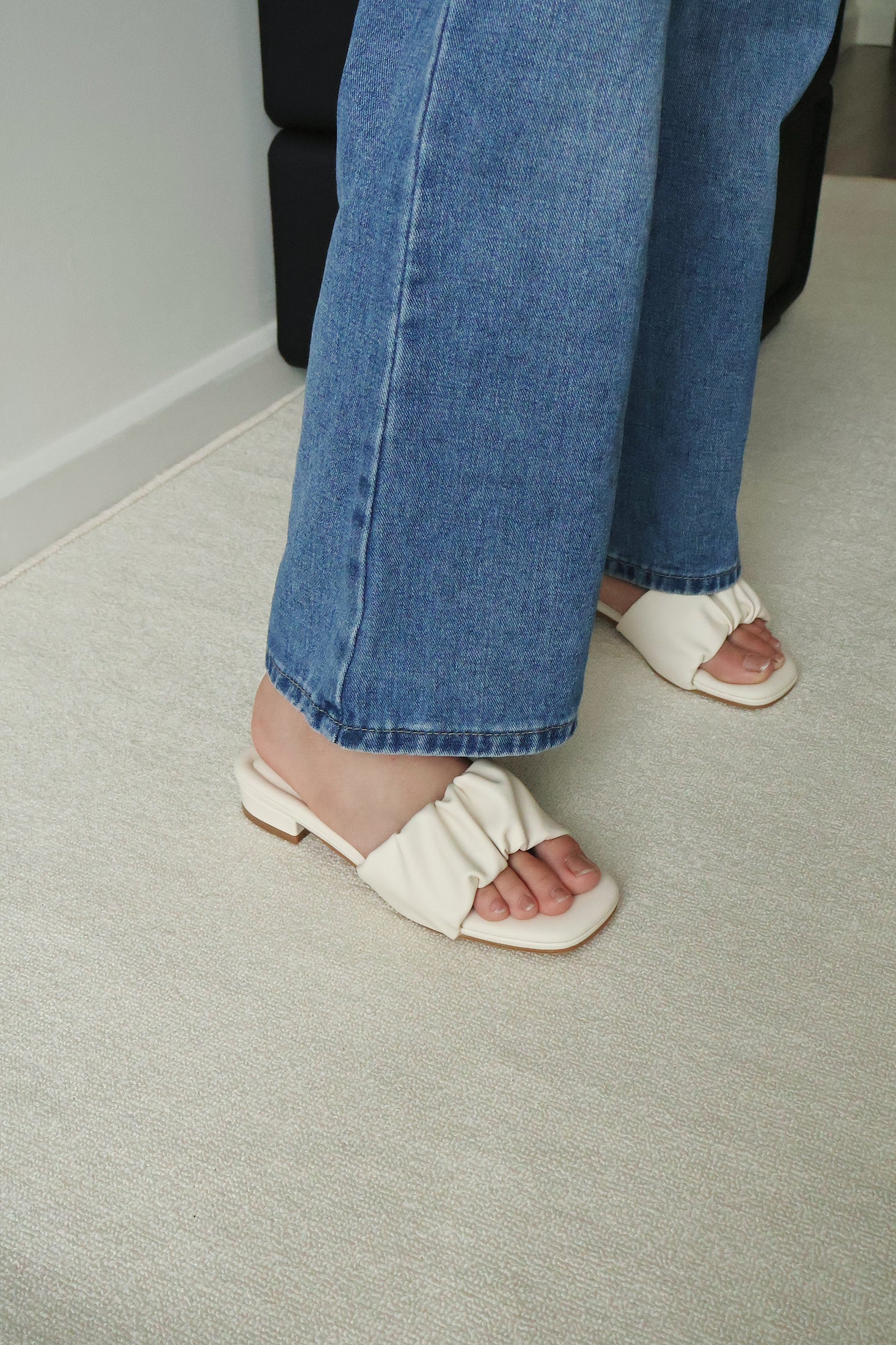 Faye Ruched Low Heel Sandals (Cream White)