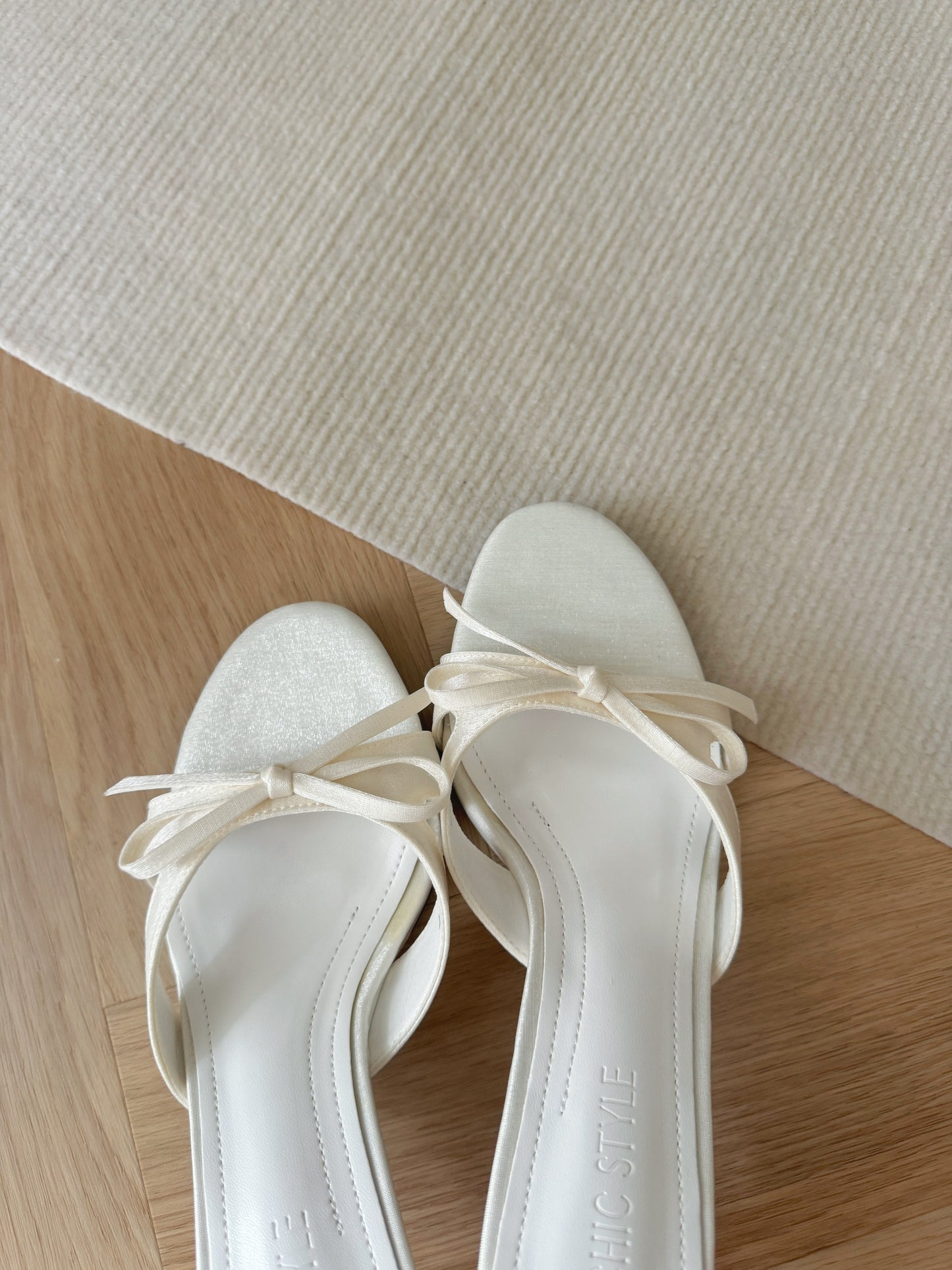 Carisa Sweet Bow Heels (White)