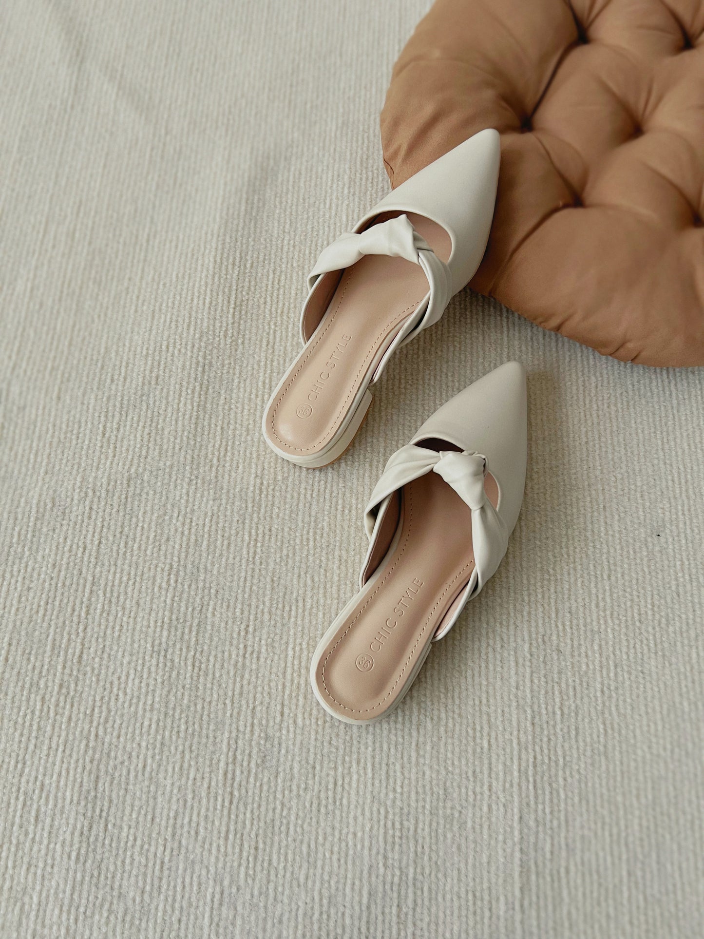 Sheila Knotted Pointed Mules (Cream)