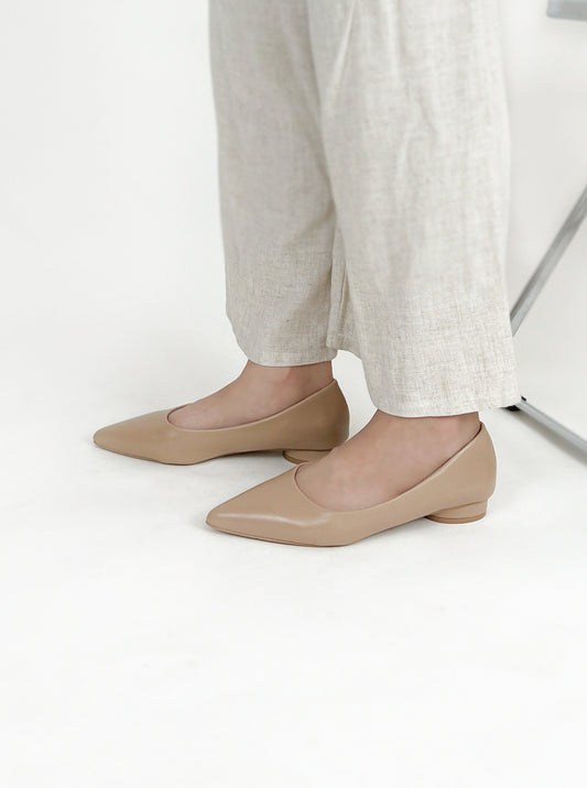 Kerry Pointed Low Pumps (Nude)
