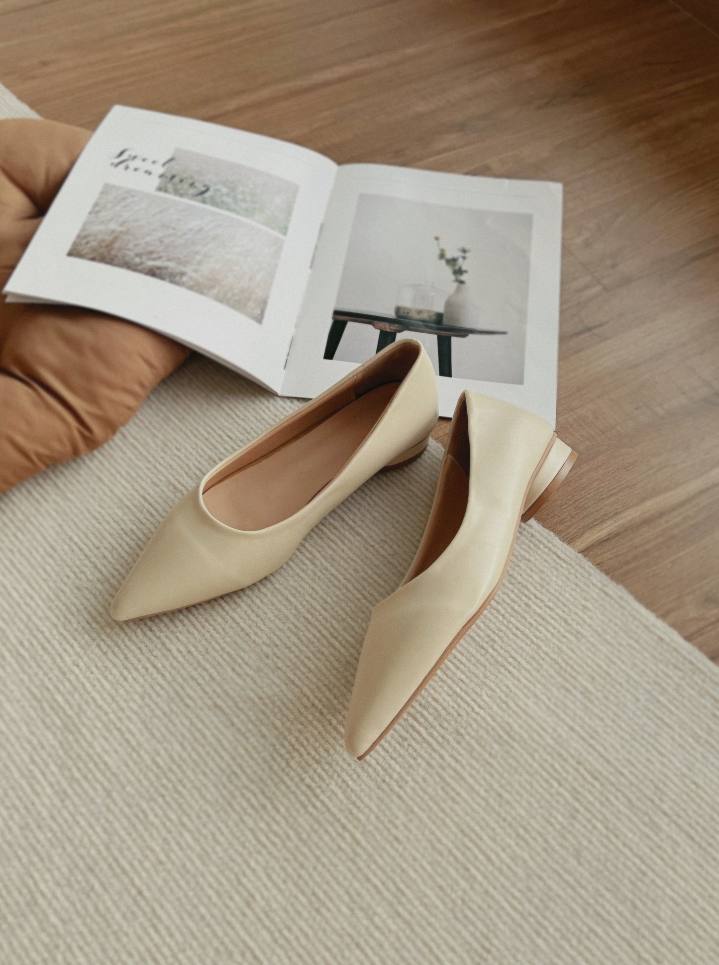 Kerry Pointed Low Pumps (Cream)